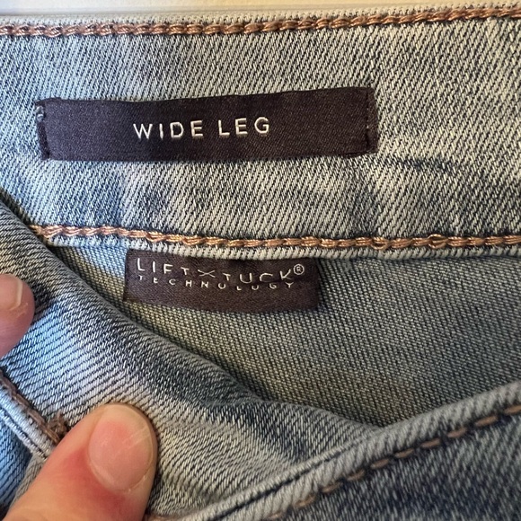 NWT NYDJ Teresa Wide Leg Plus Size LiftxTuck Jeans in Light Denim Wash | 14 - Picture 6 of 8